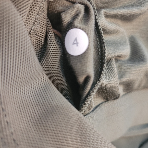 Lululemon Athletica tank-top - size 4 - Picture 10 of 10